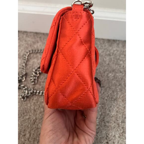 India Hicks Consort Quilted Leather Chain Strap Flap Crossbody Flame Tree NWOT - Picture 5 of 10